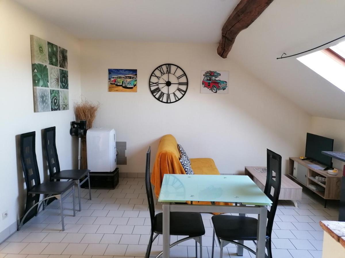 Appartement Climatise Avec Parking Prive A Doue La Fontaine Exteriör bild