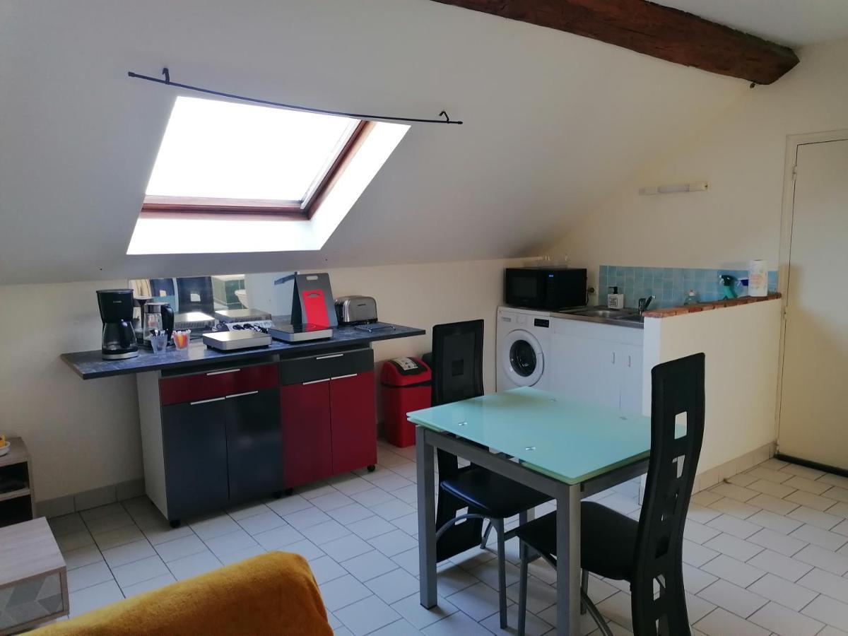 Appartement Climatise Avec Parking Prive A Doue La Fontaine Exteriör bild