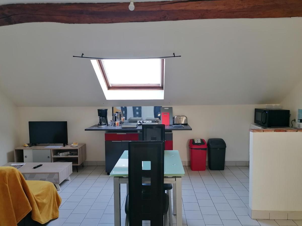 Appartement Climatise Avec Parking Prive A Doue La Fontaine Exteriör bild